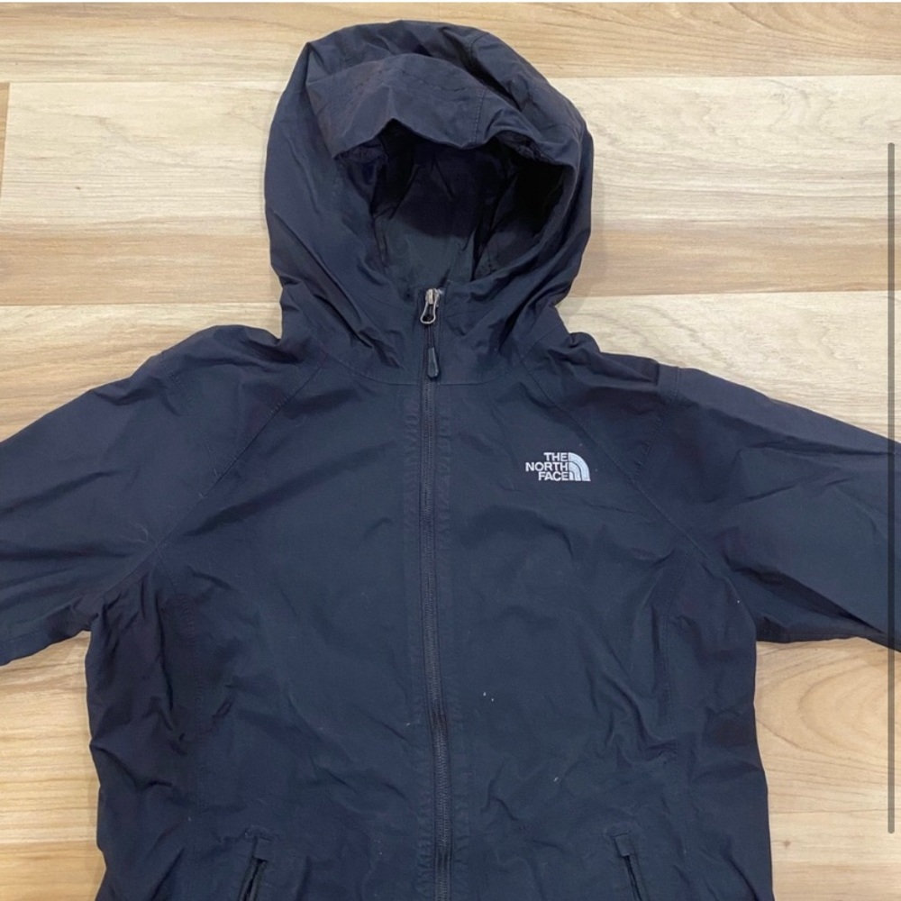 womens north face jacket. slim fit